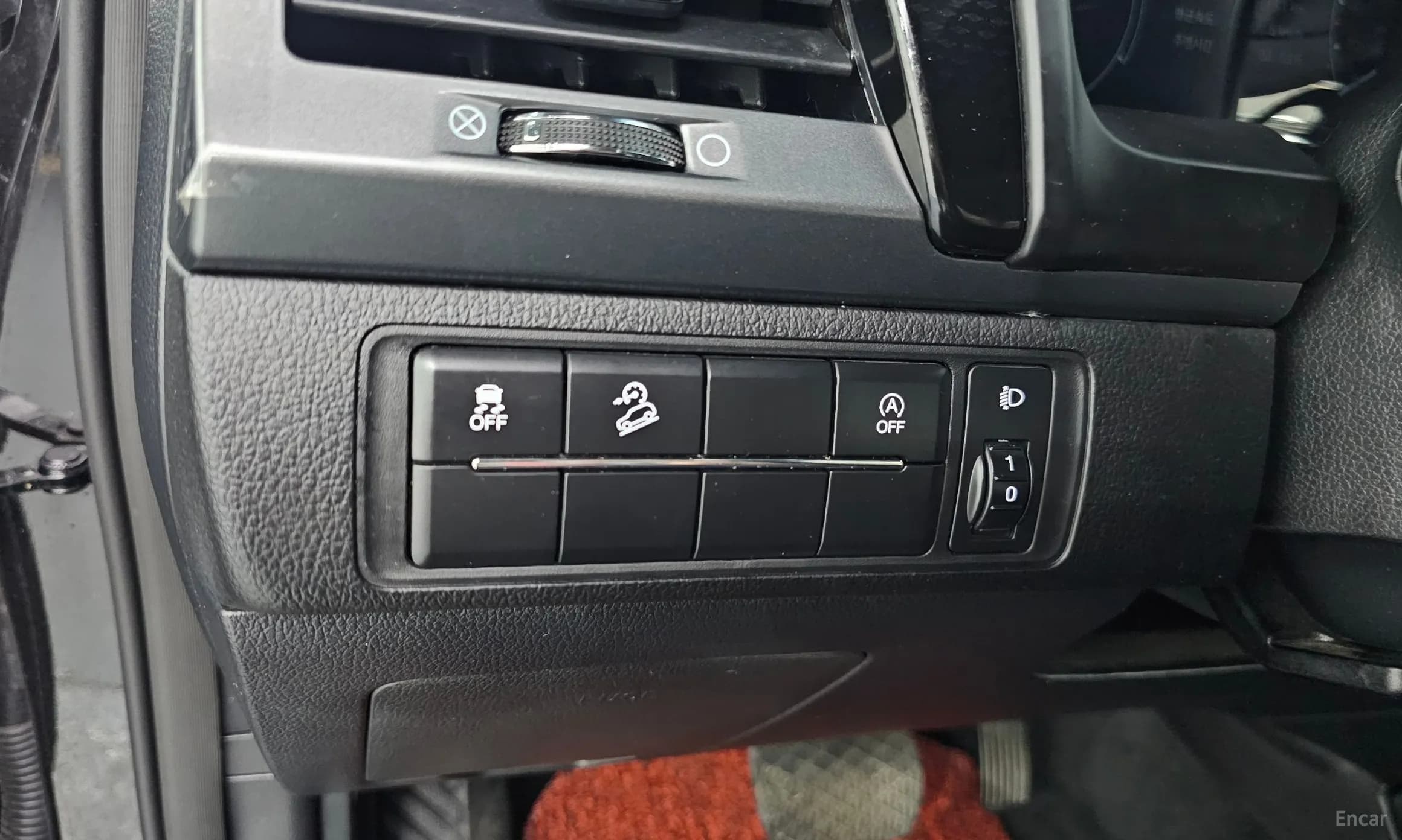 Rexton Sports Khan