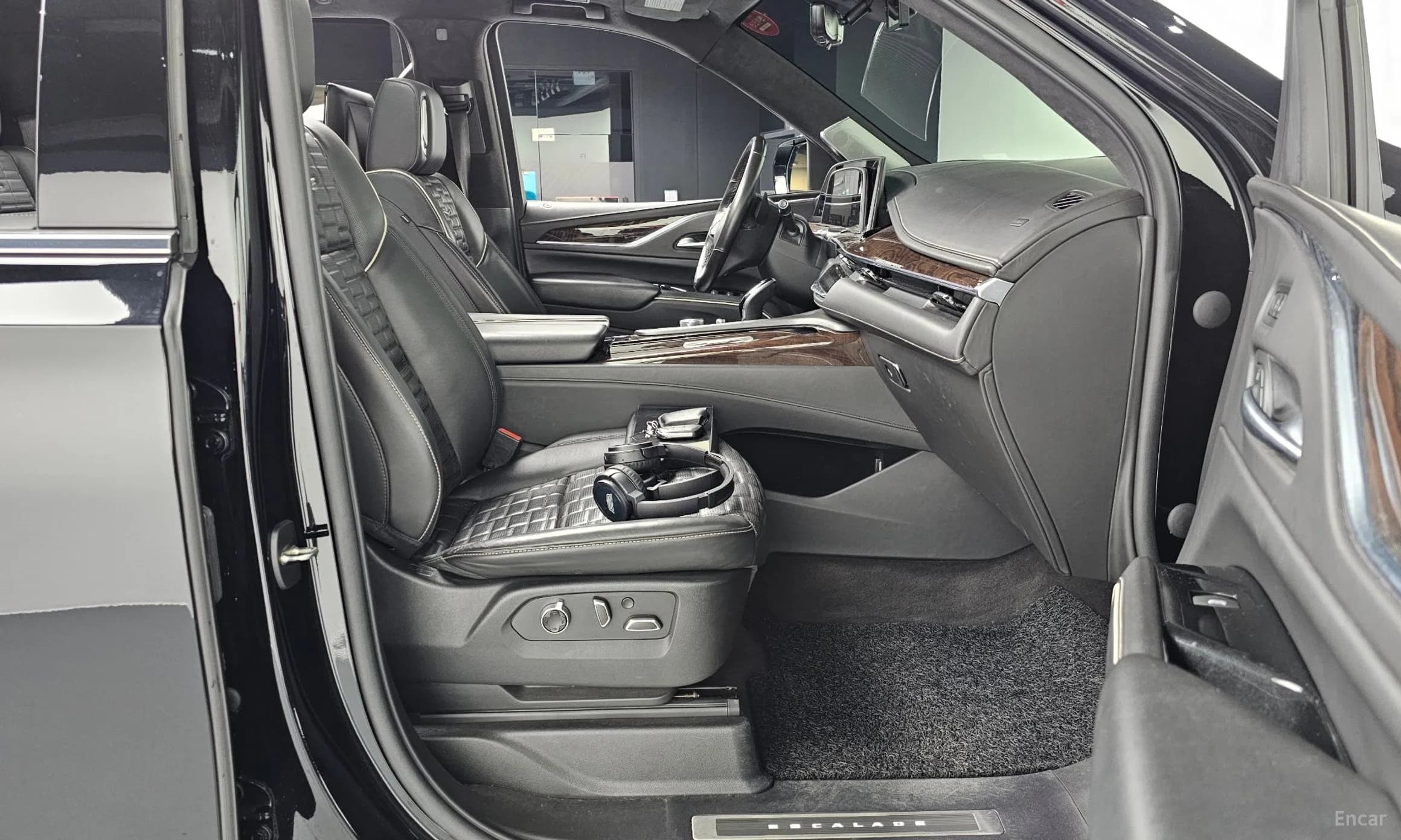 Escalade 5th Generation