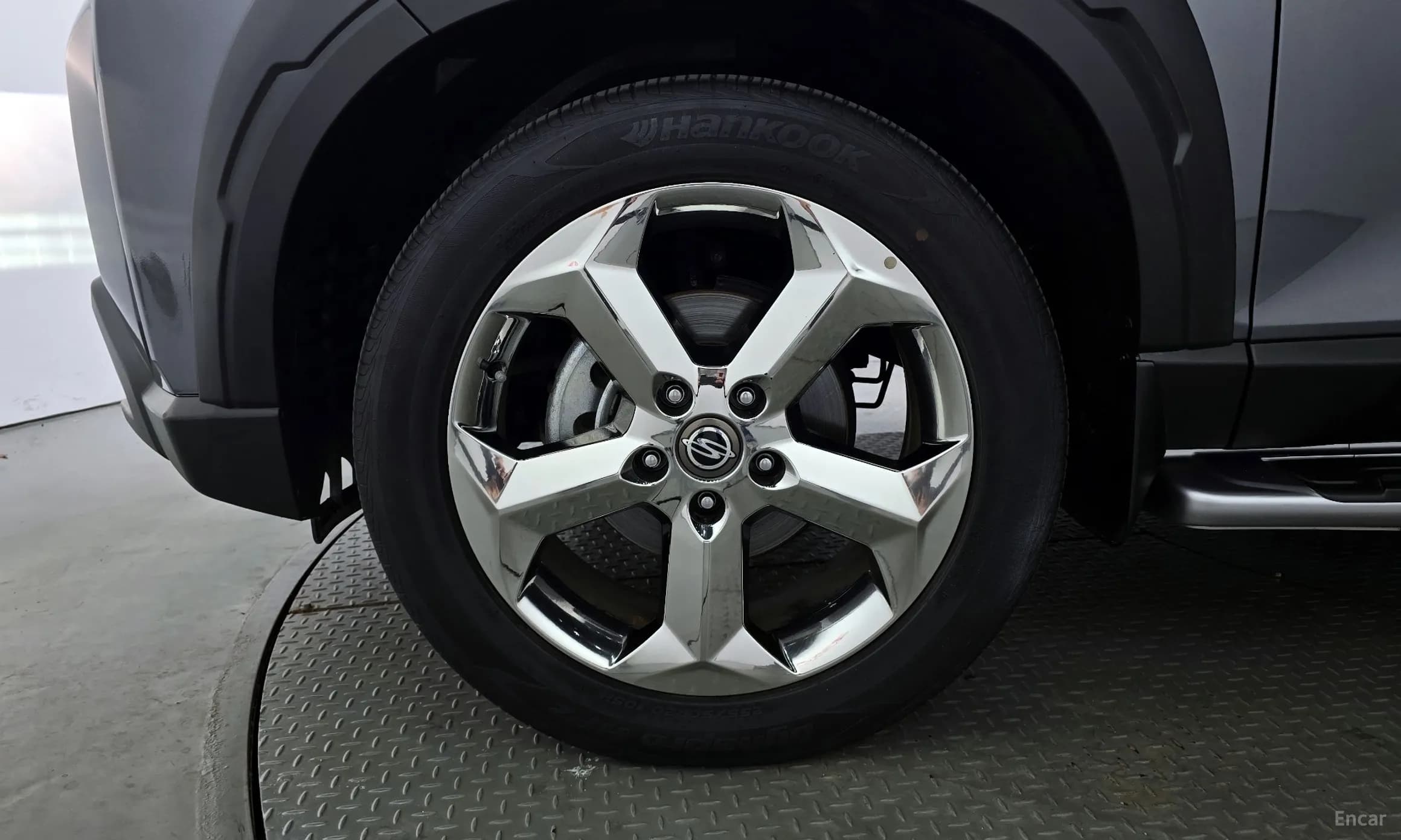 Rexton Sports Khan