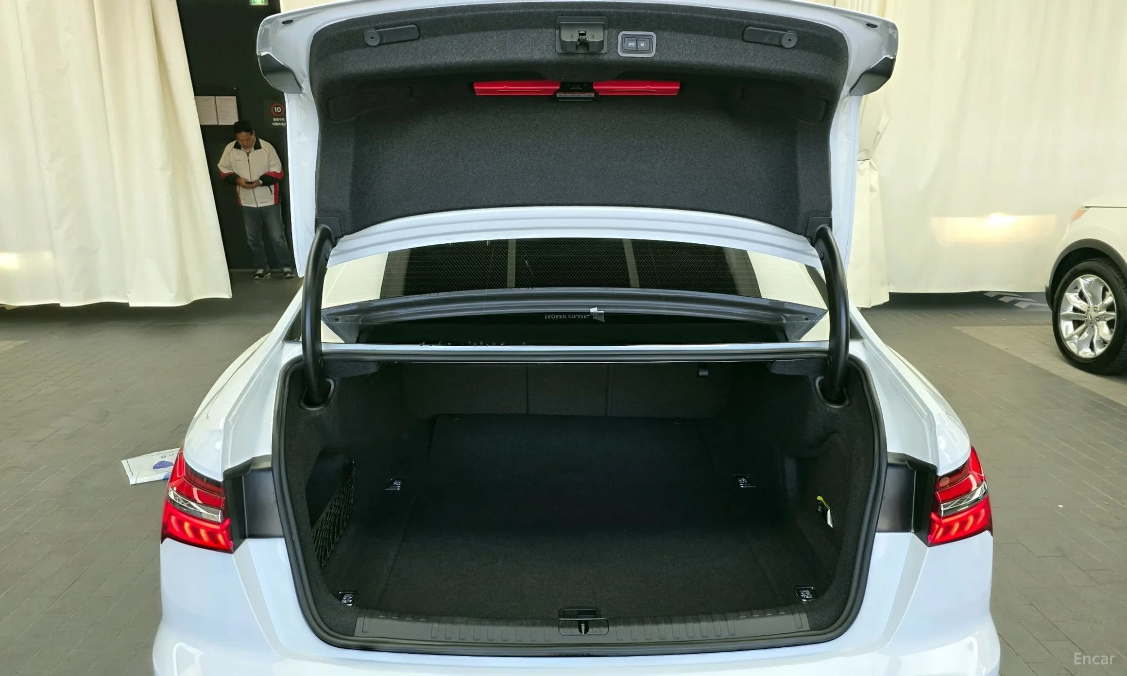 A6 (C8)