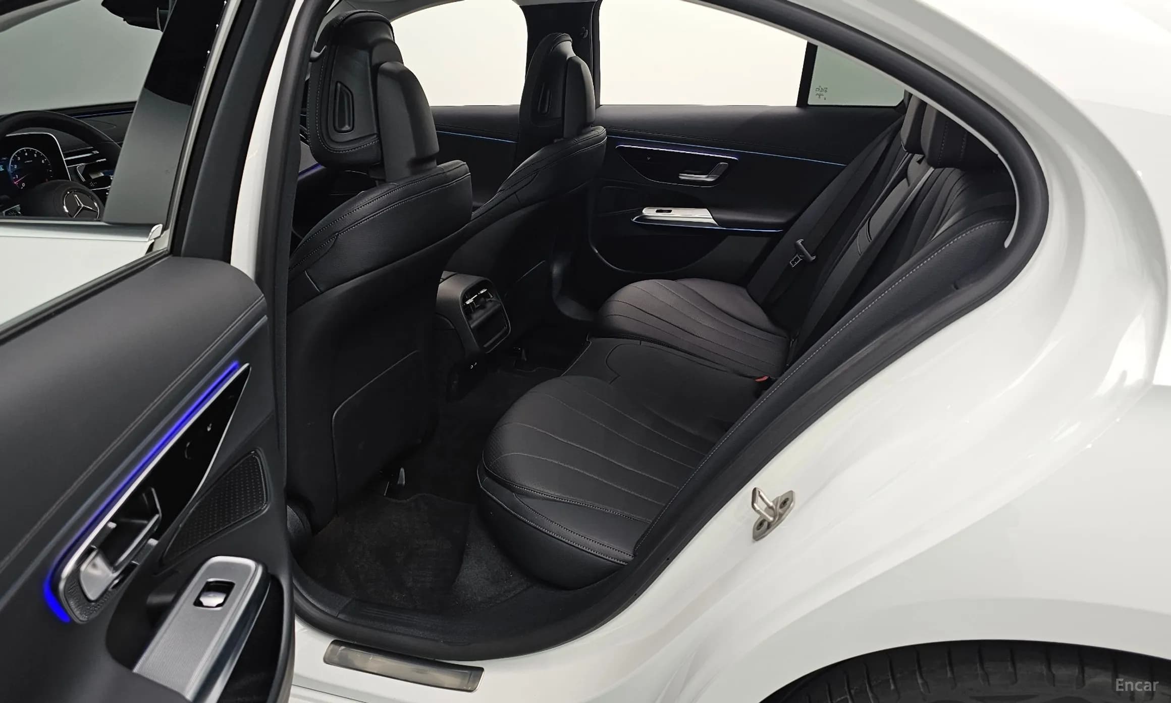 E-Class W214