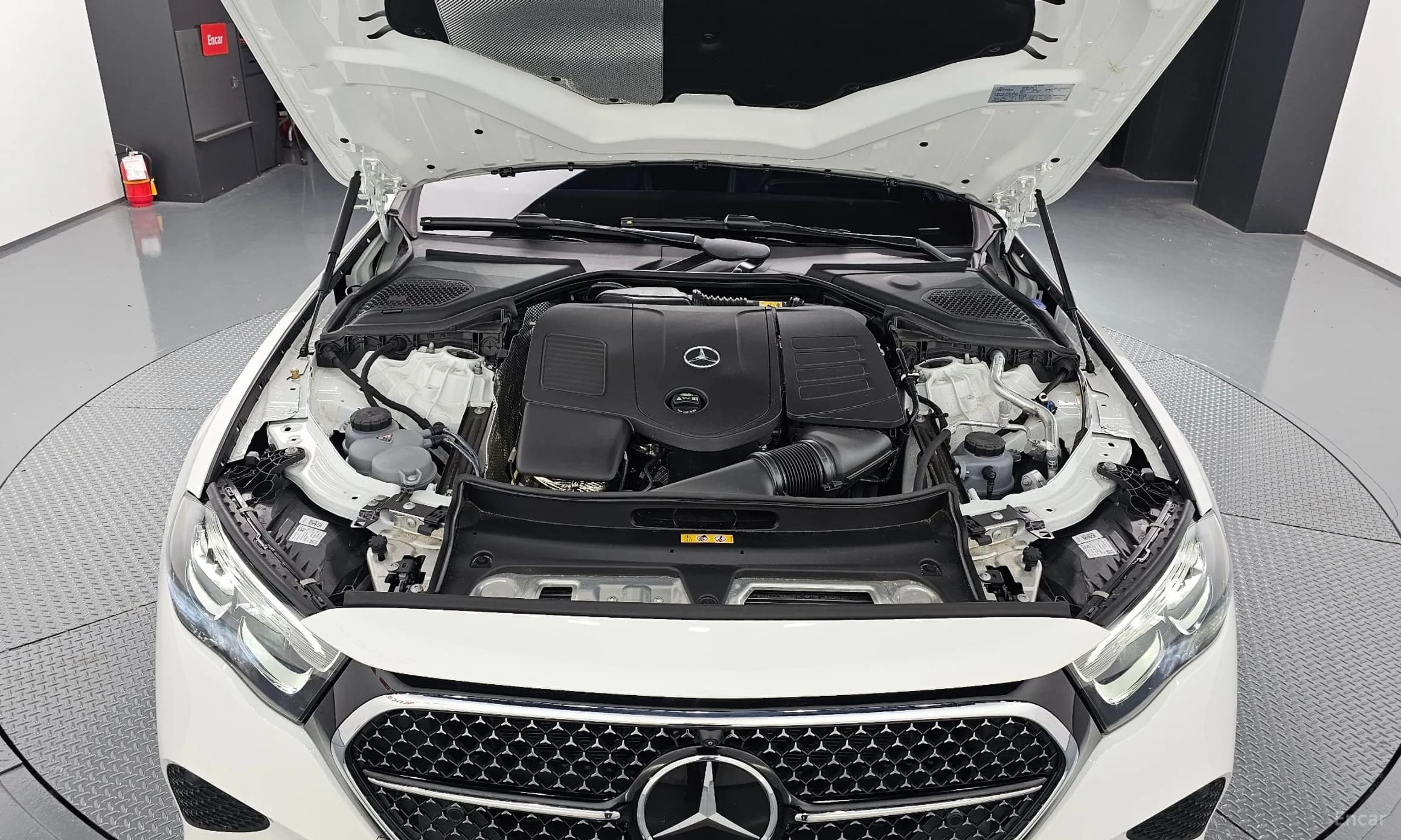 E-Class W214