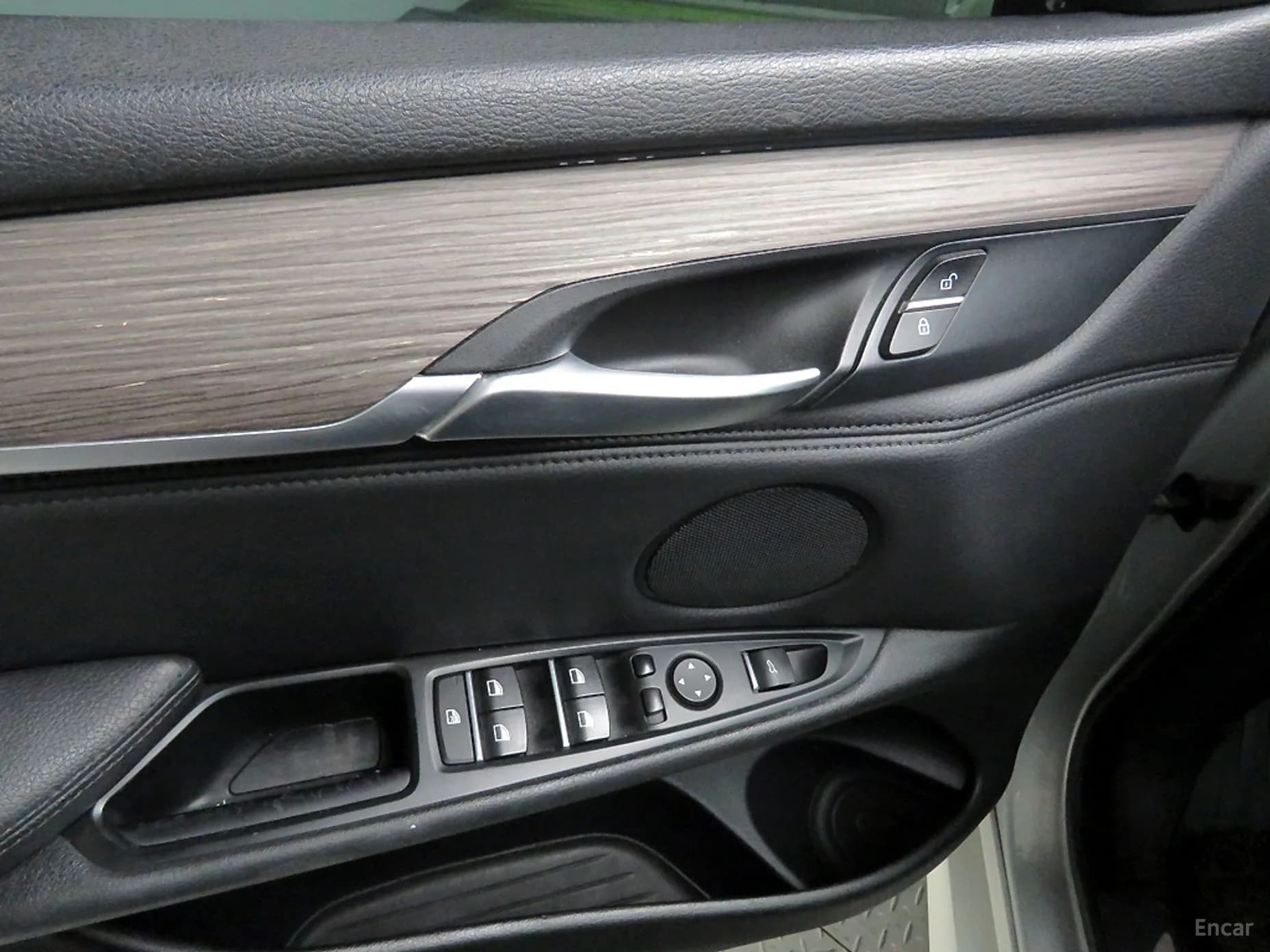 X5 (F15)