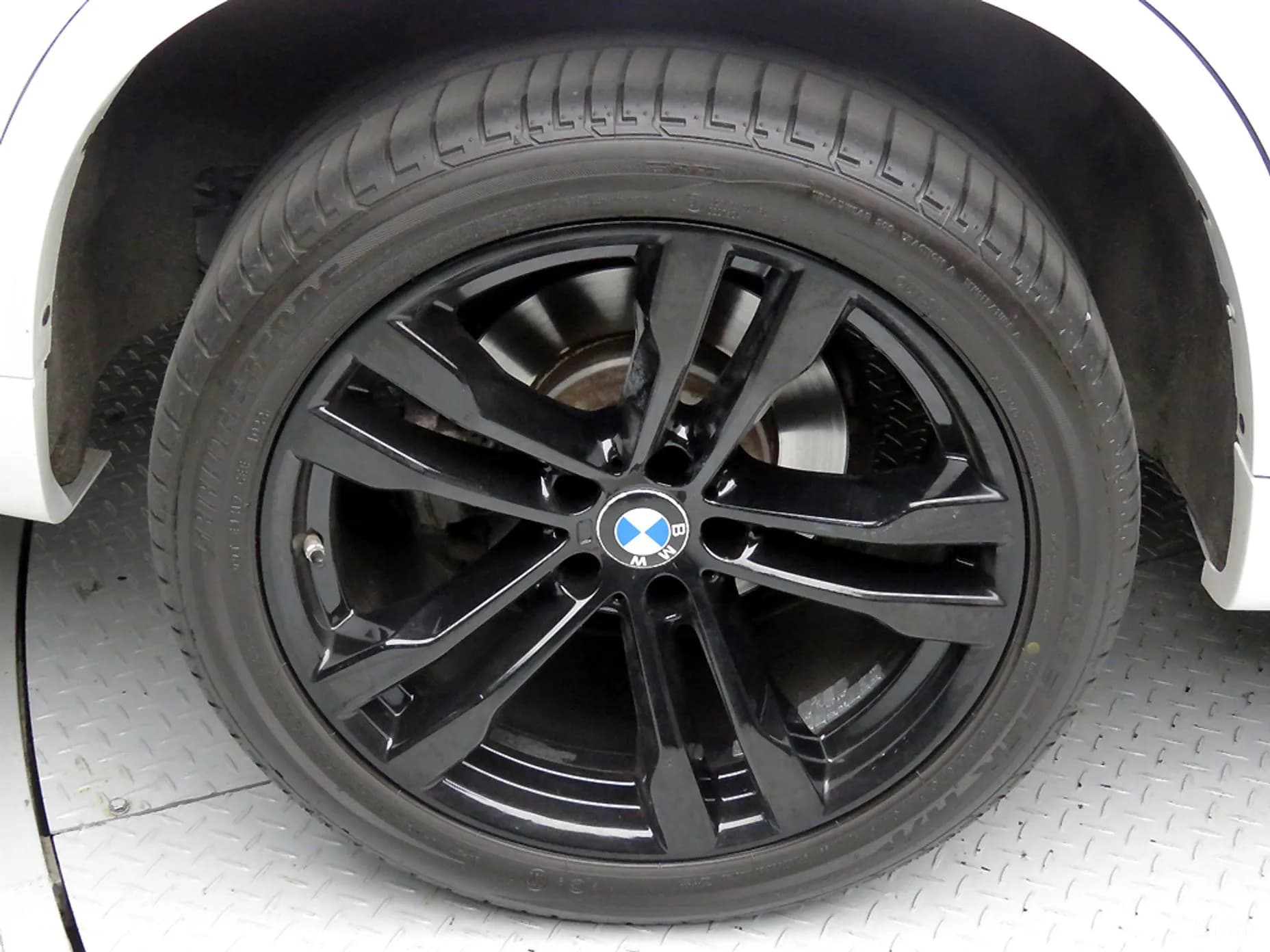 X5 (F15)