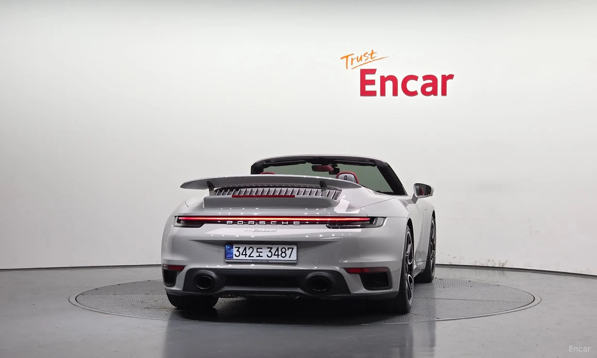911 (992)