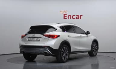 QX30