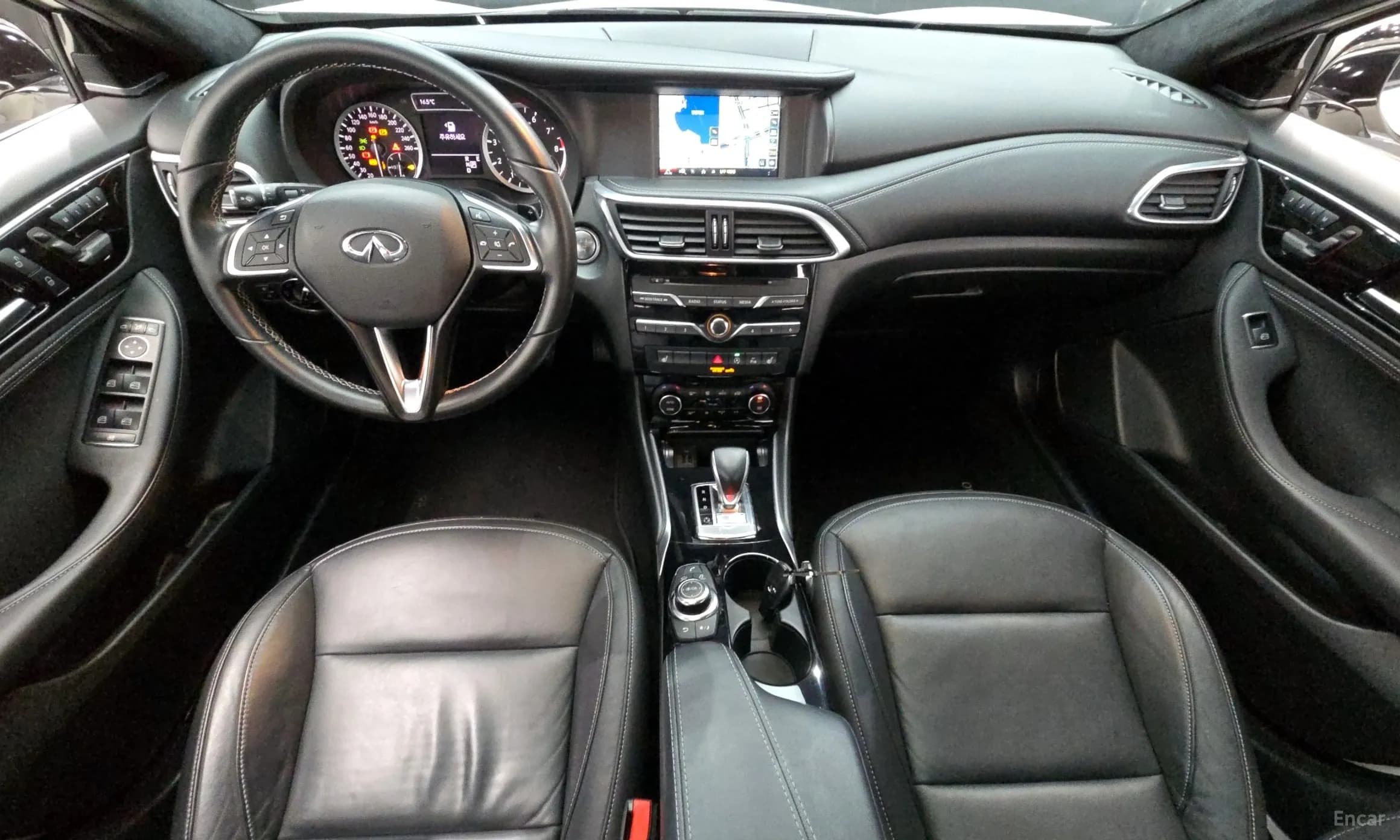 QX30