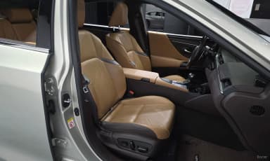 ES300h 7th Generation