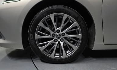 ES300h 7th Generation