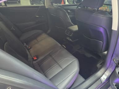 ES300h 7th Generation