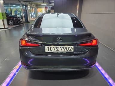 ES300h 7th Generation