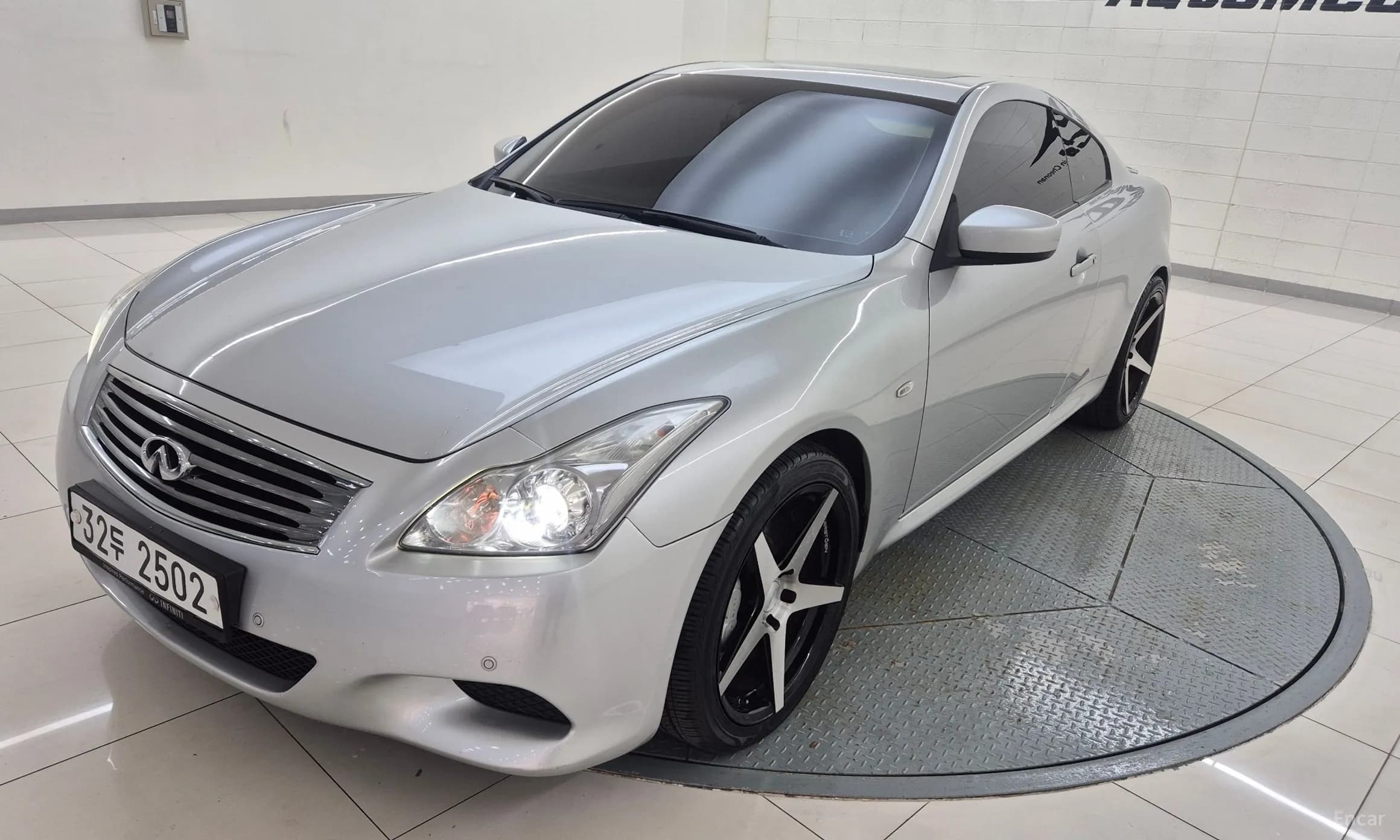 G37