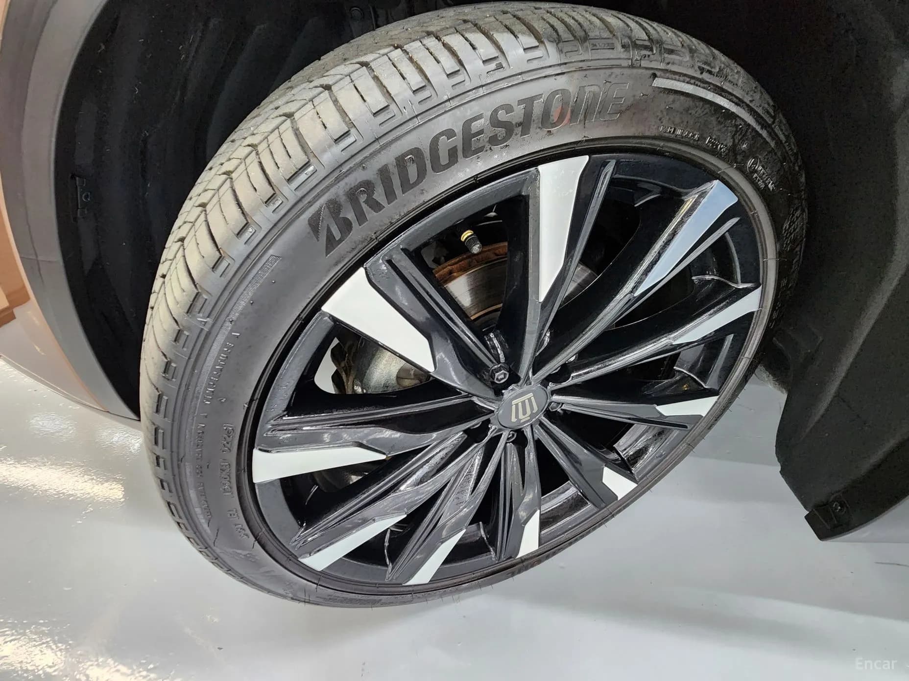 Crown crossover