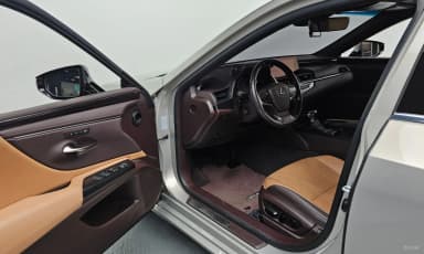 ES300h 7th Generation