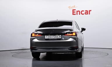 ES300h 7th Generation