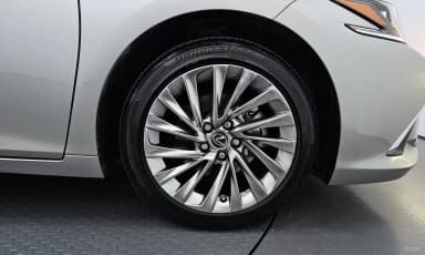 ES300h 7th Generation