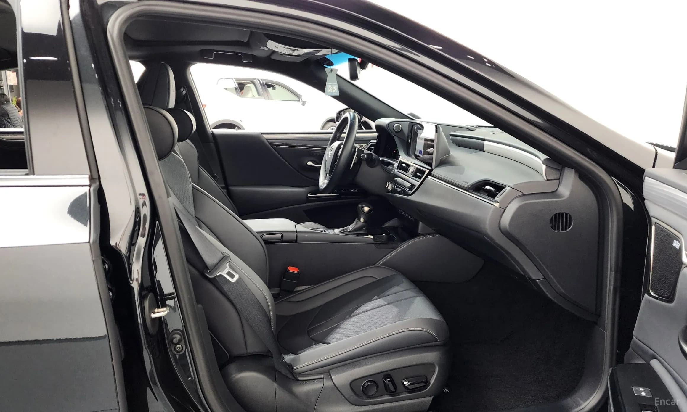 ES300h 7th Generation