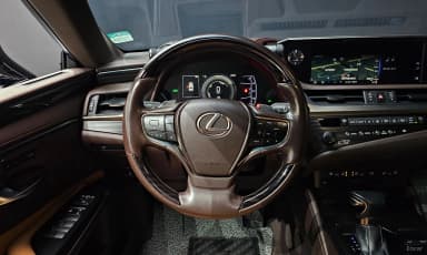 ES300h 7th Generation