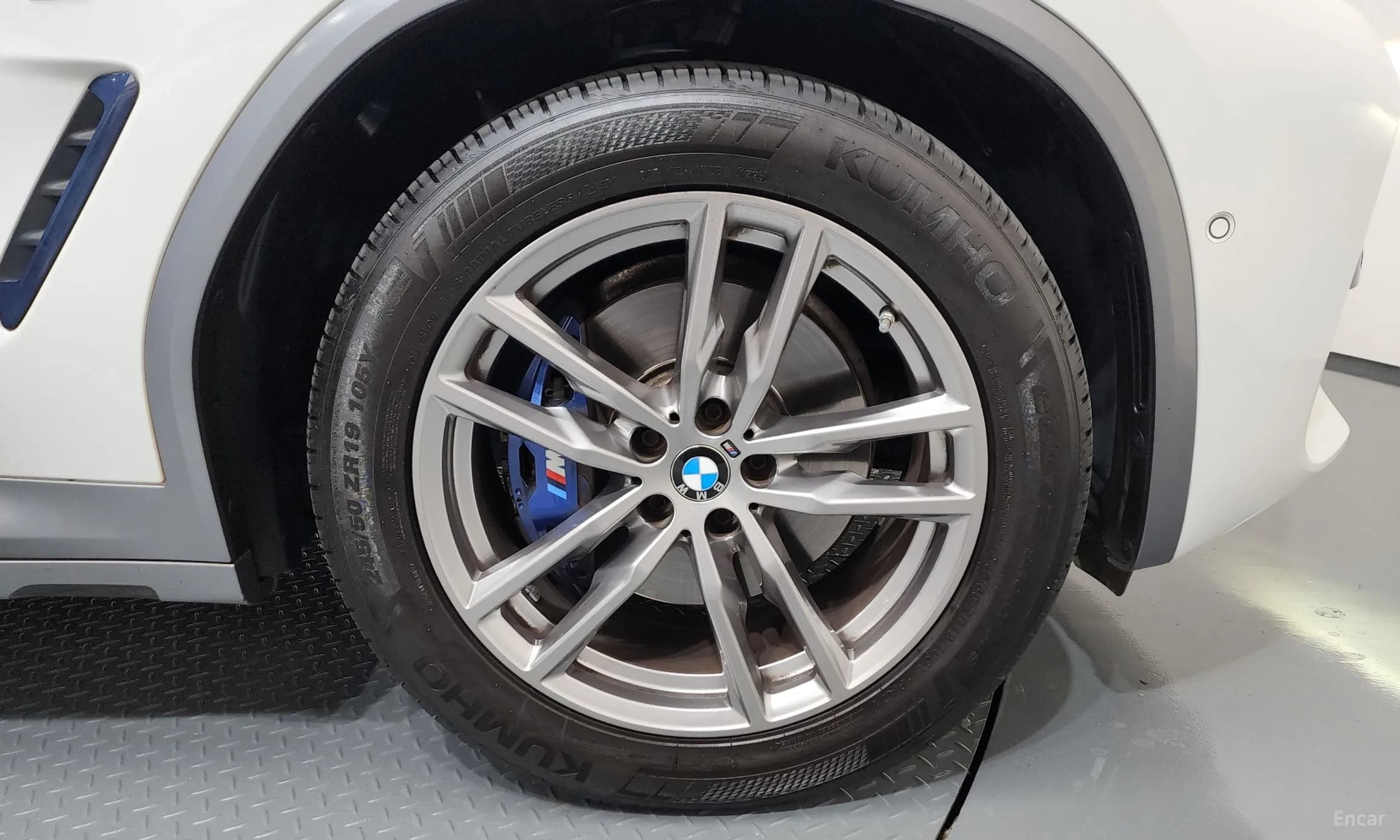 X4 (G02)