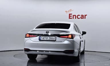 ES300h 7th Generation