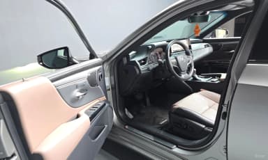 ES300h 7th Generation