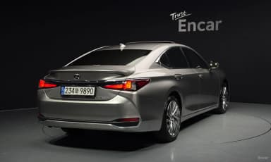 ES300h 7th Generation