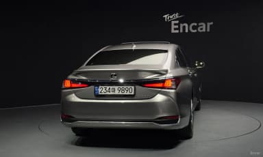 ES300h 7th Generation