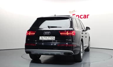 Q7 (4M)