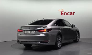 ES300h 7th Generation