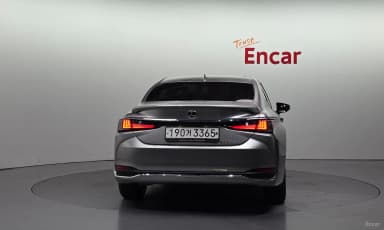 ES300h 7th Generation