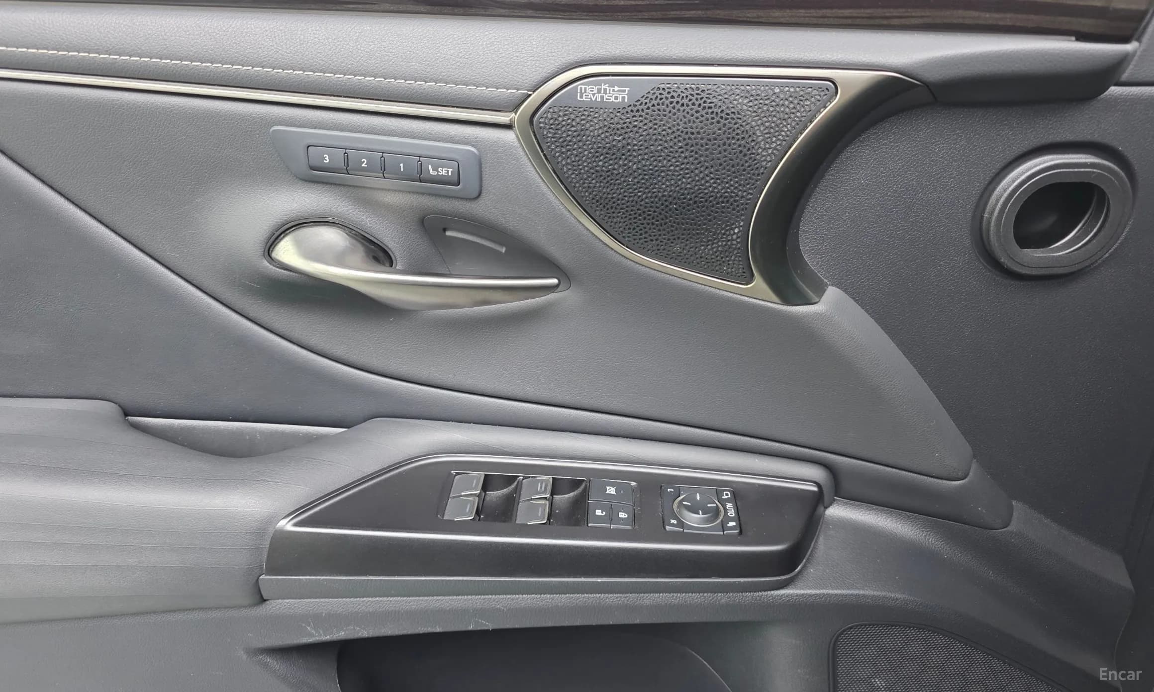 ES300h 7th Generation