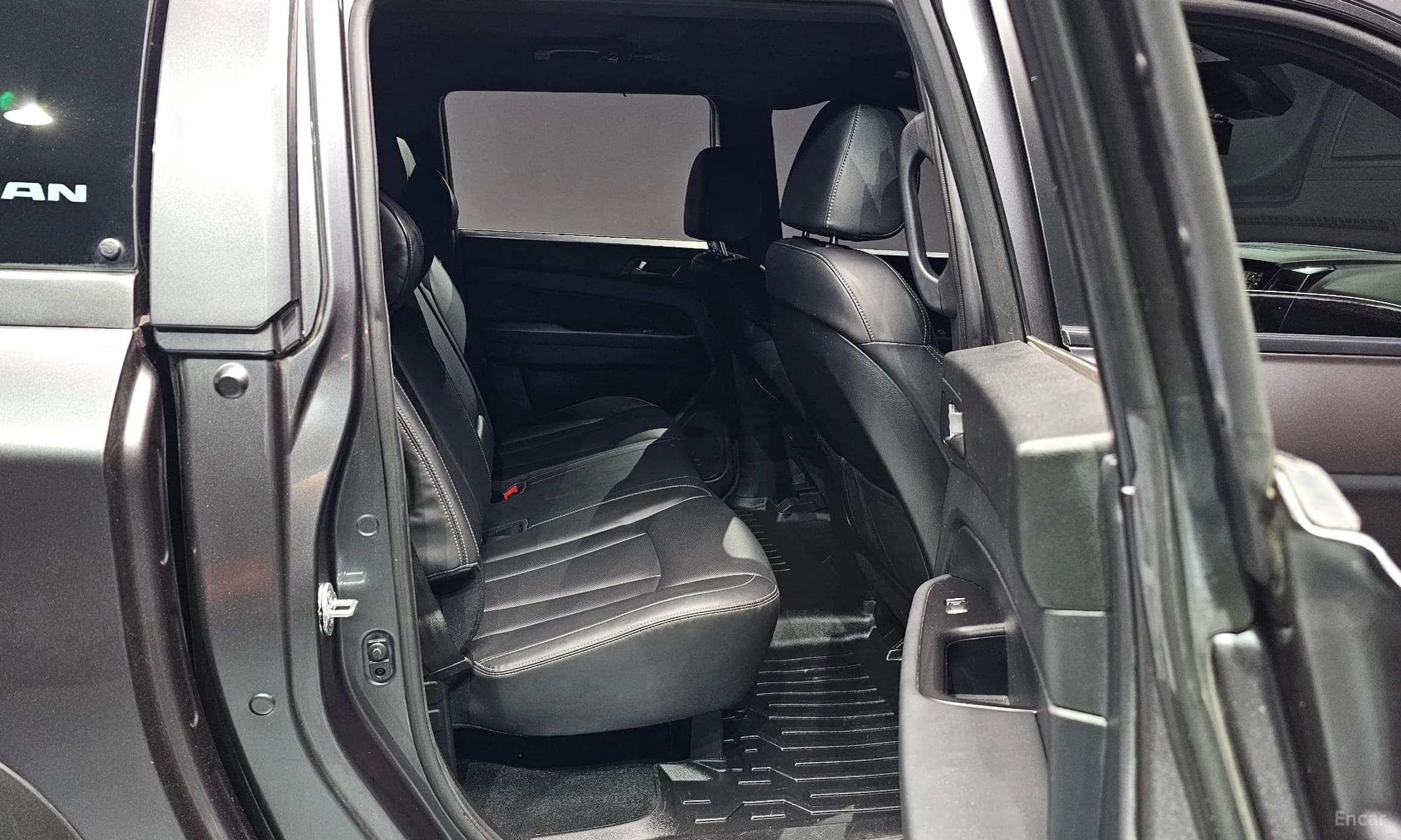 Rexton Sports Khan