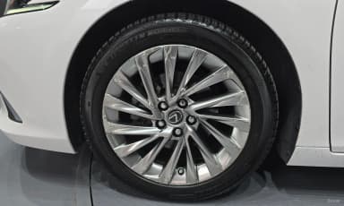 ES300h 7th Generation