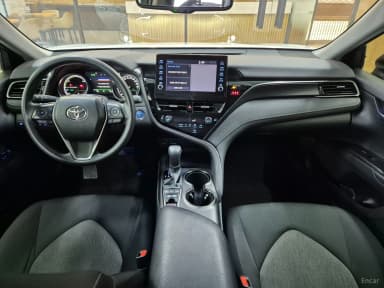 Camry (XV70)