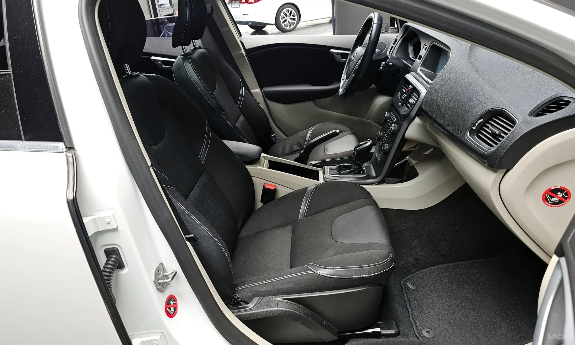 V40