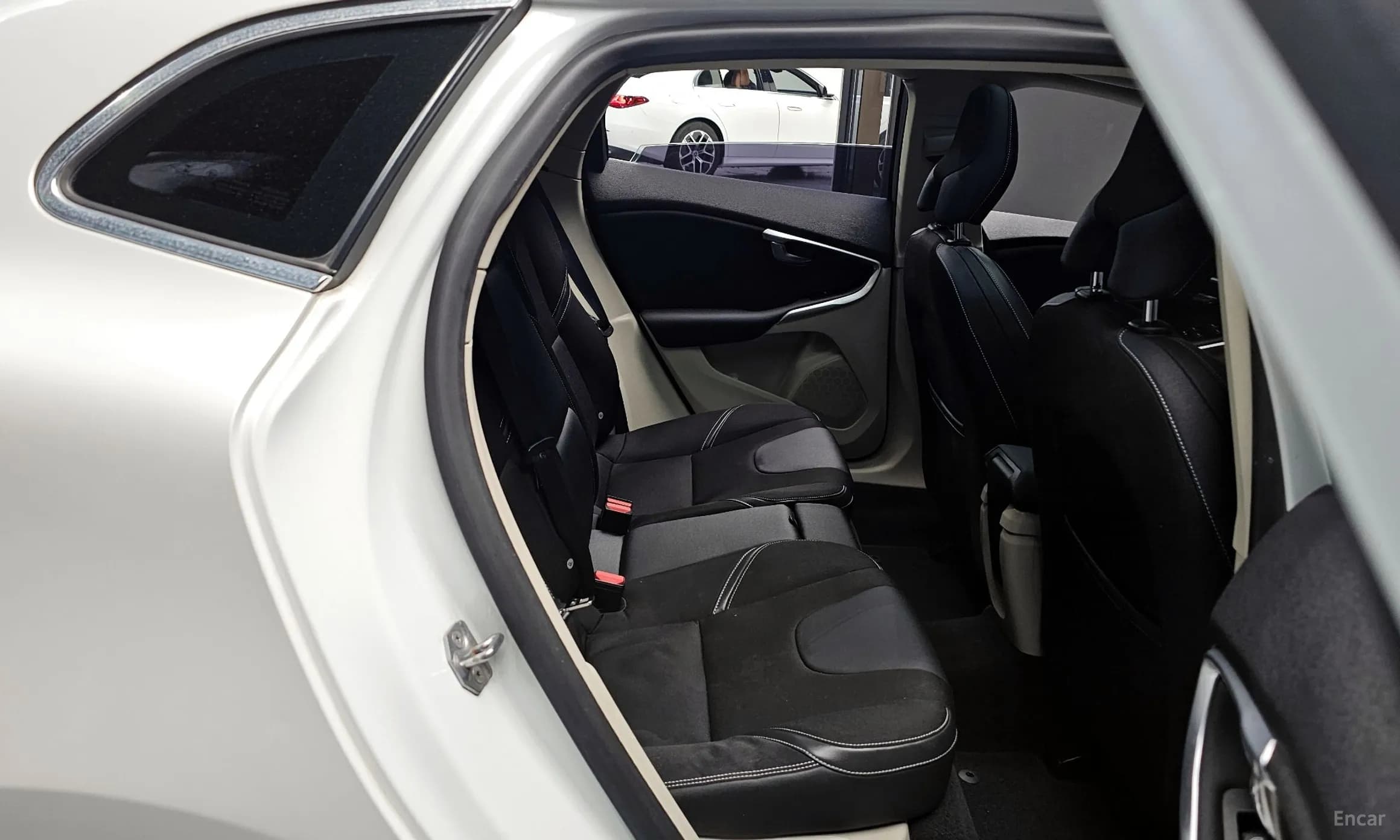V40