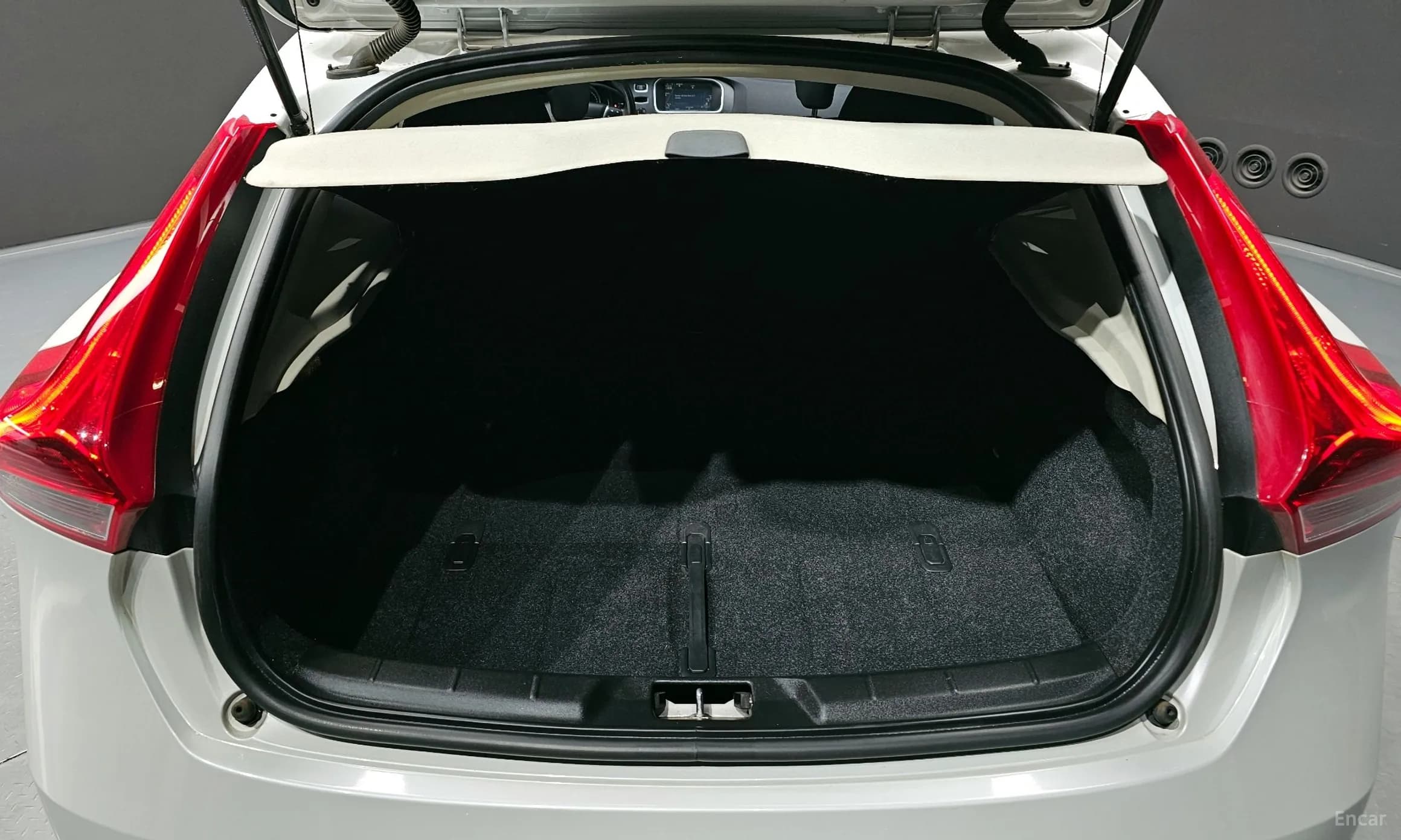 V40