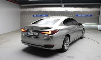 ES300h 7th Generation