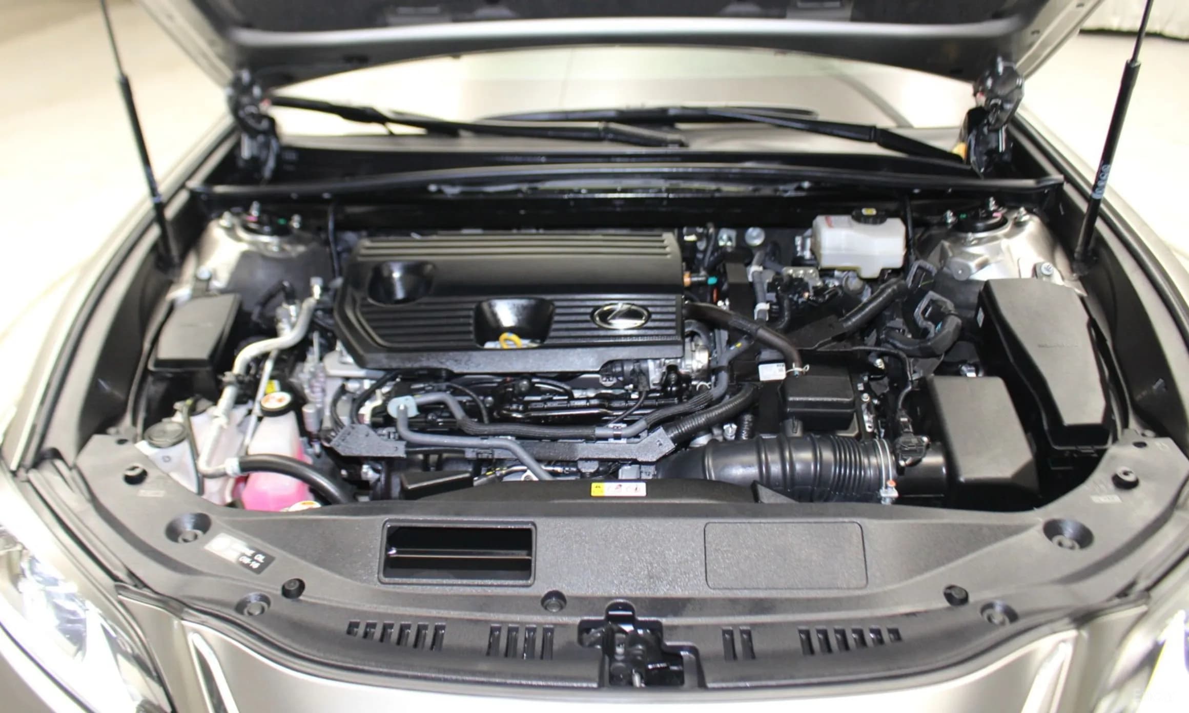 ES300h 7th Generation