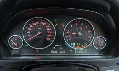 Series 4 (F32)