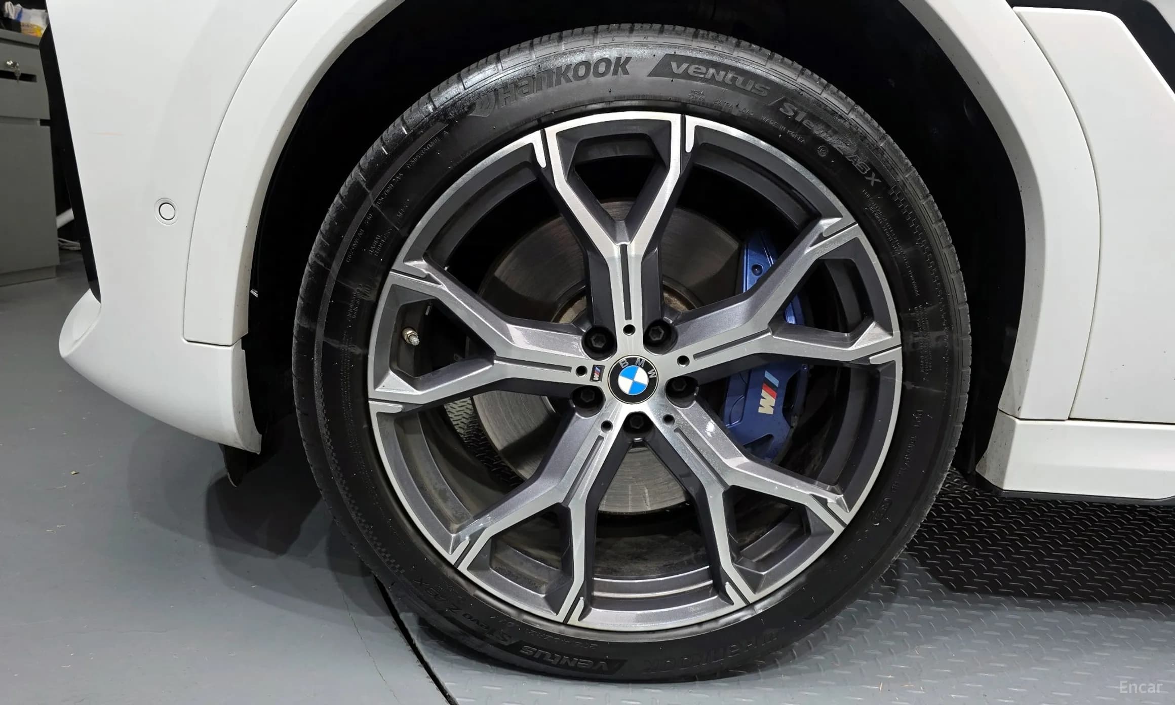 X6 (G06)
