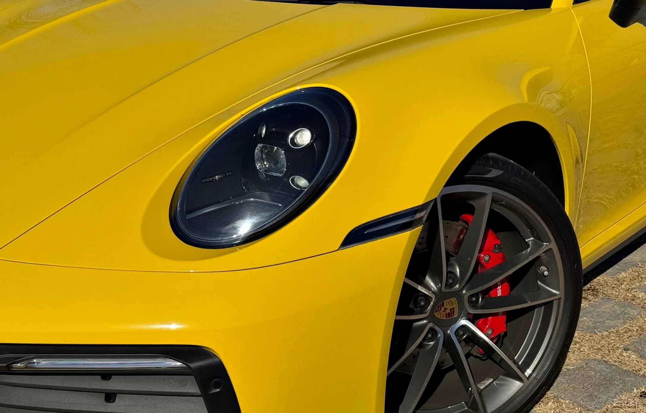 911 (992)