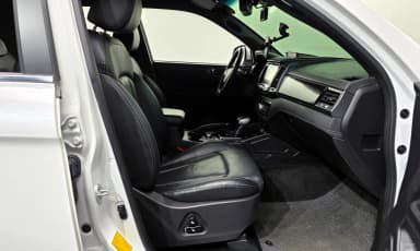 Rexton Sports Khan