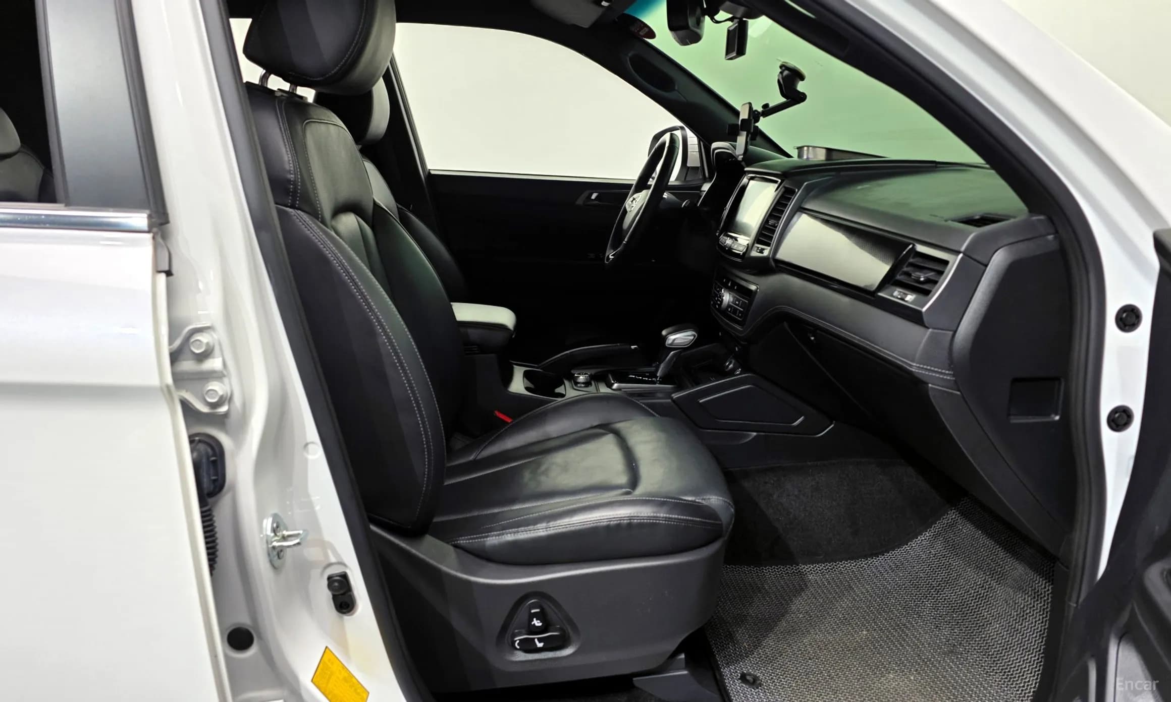 Rexton Sports Khan