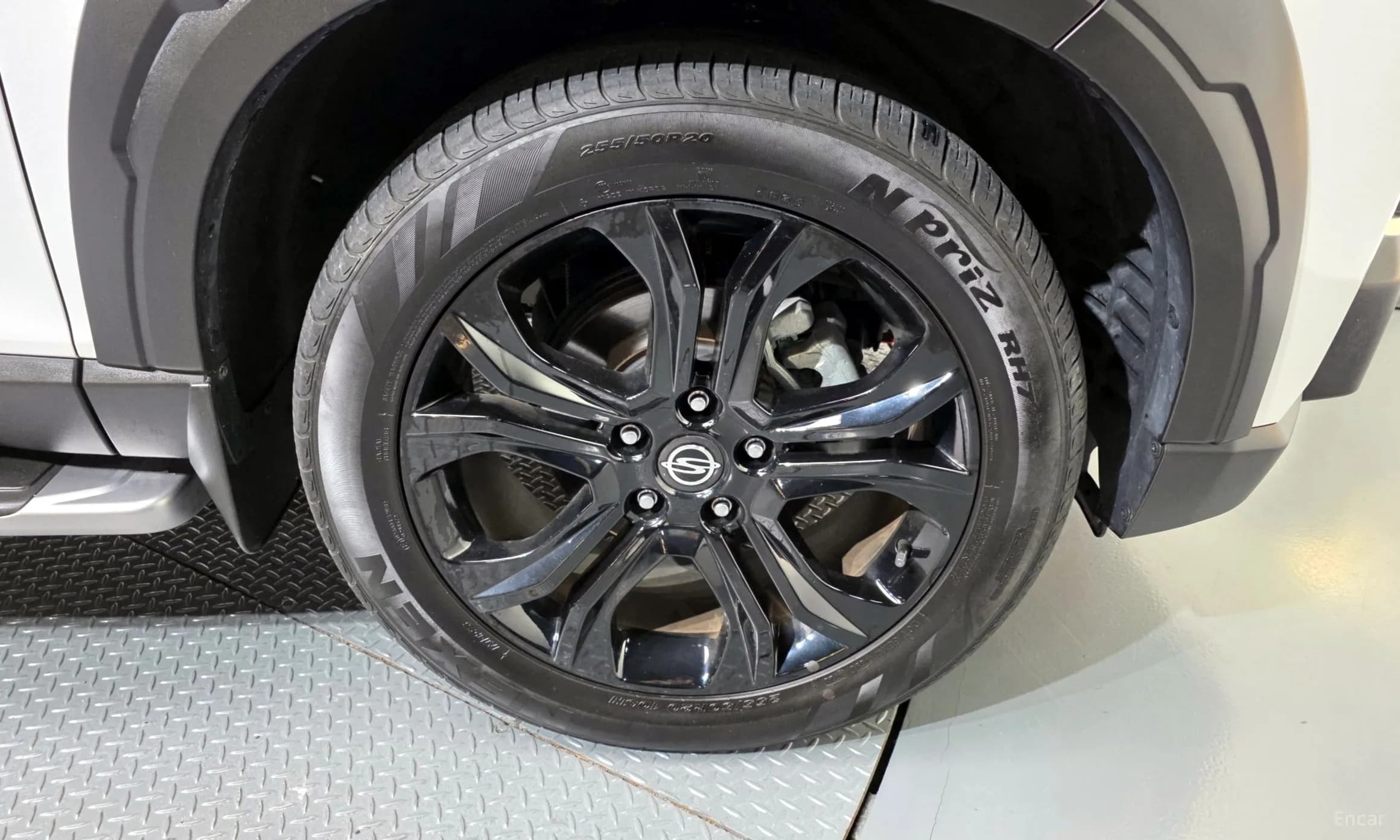 Rexton Sports Khan