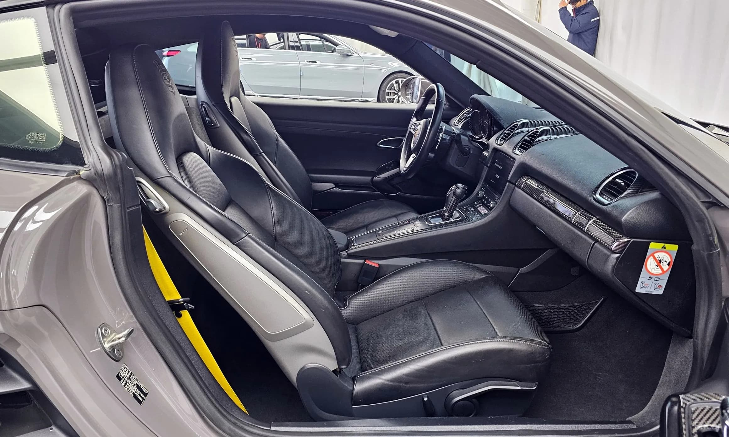 718 Cayman