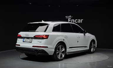 Q7 (4M)