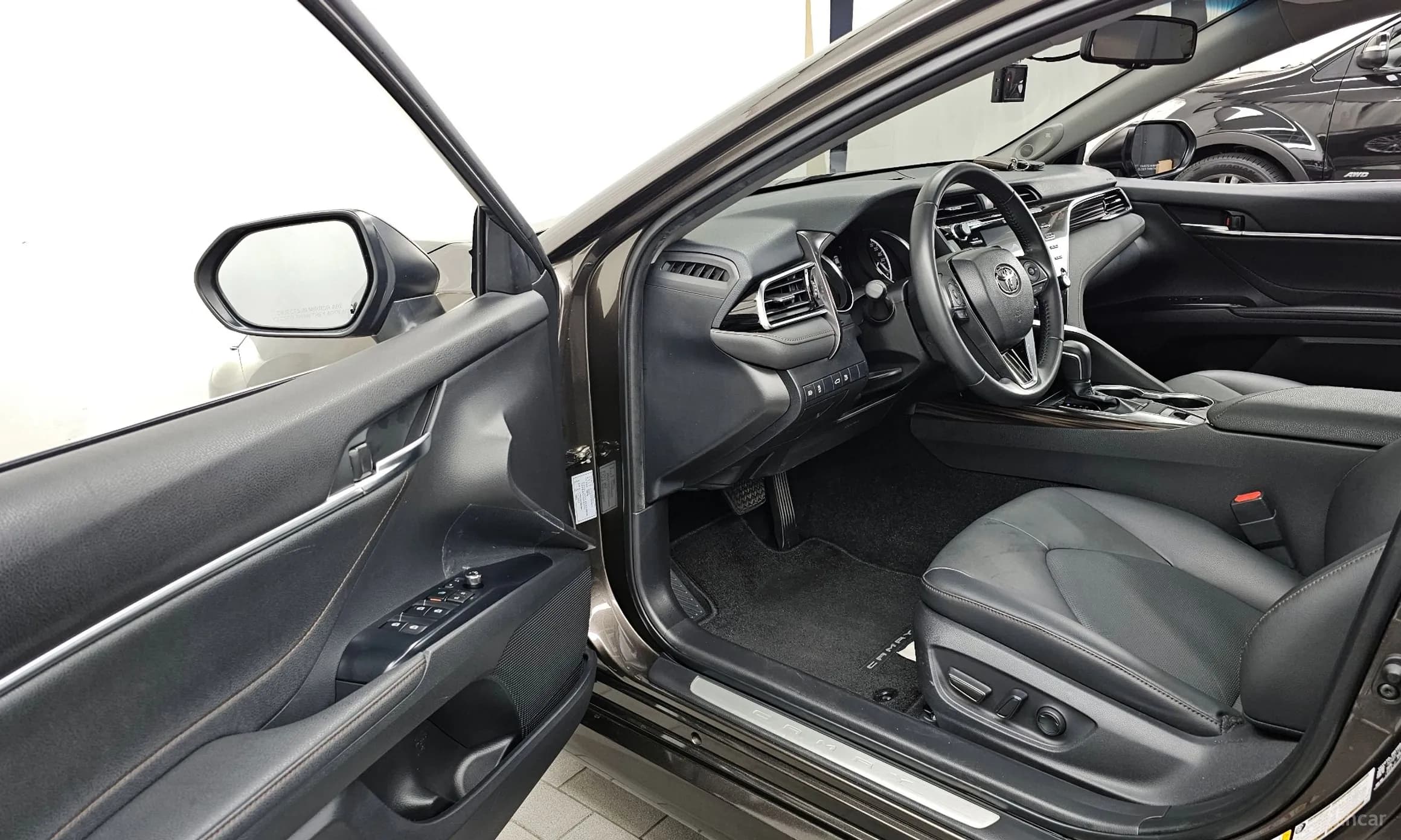Camry (XV70)
