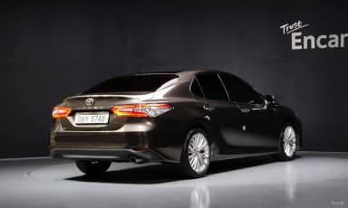 Camry (XV70)