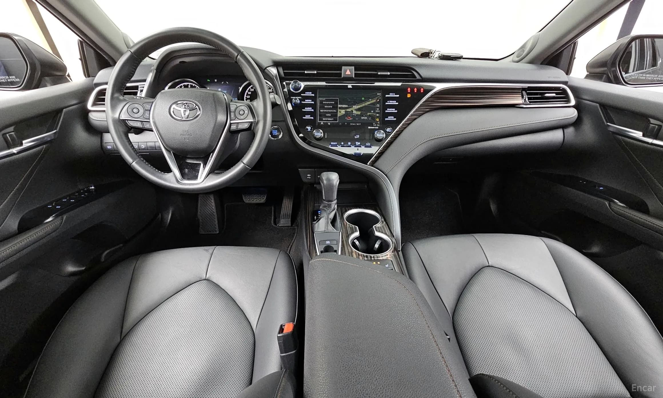 Camry (XV70)